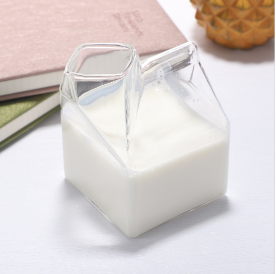 De smukkeste drinks lavet af gennemsigtige glasbæger